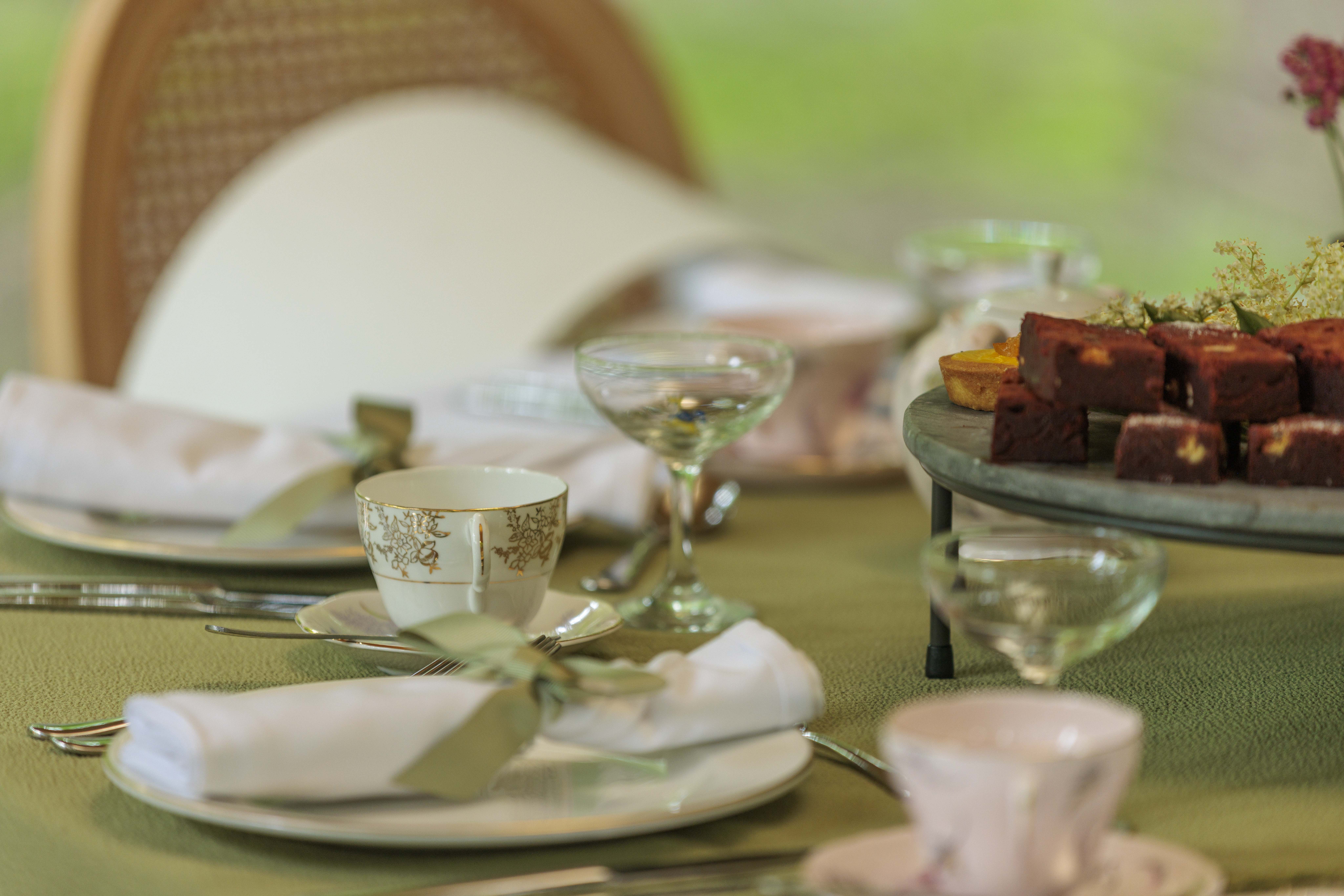 Wedding table settings outdoors